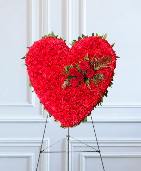 Corazón de flores funerarias en Pamplona