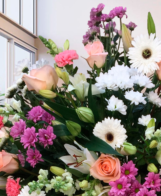 Corona de flores funebres para los tanatorios de Pamplona