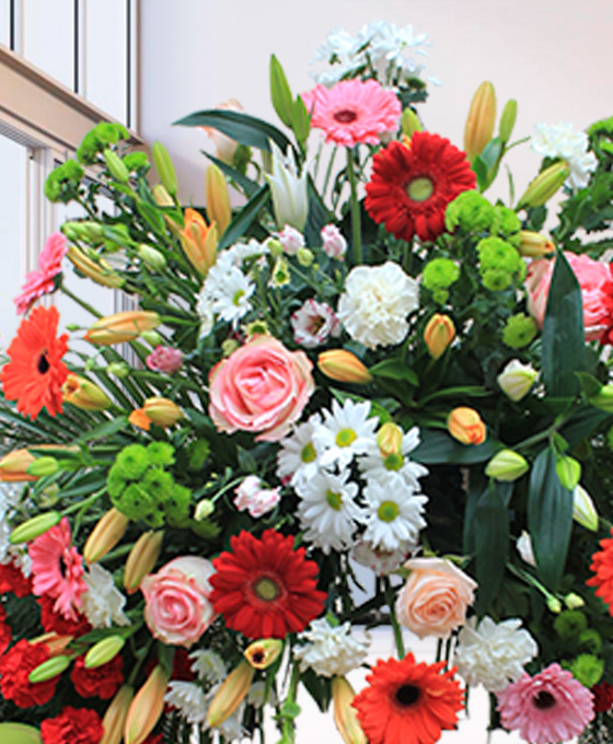 Corona de flores para tanatorios de Pamplona